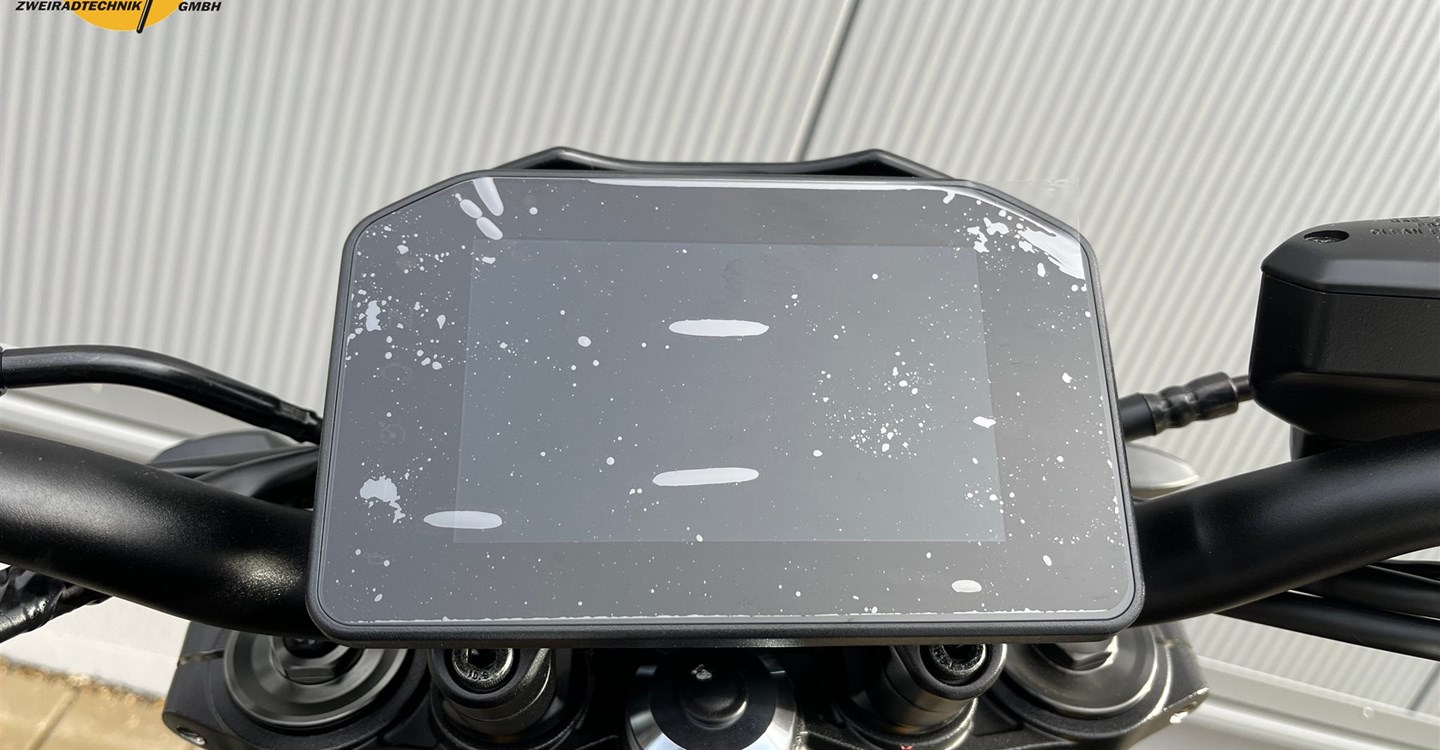 Umbgebautes Motorrad Kawasaki Z900