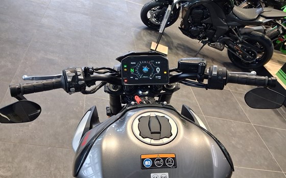 Umgebautes Motorrad Kawasaki Z900 von Autohaus Fritze GmbH & Co.KG - Bild 11