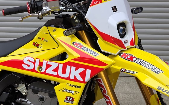 Umgebautes Motorrad Suzuki DR-Z4S von H&K Motorsport - Bild 11