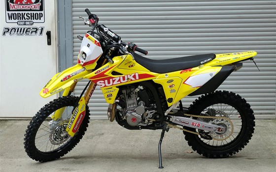 Umgebautes Motorrad Suzuki DR-Z4S von H&K Motorsport - Bild 2