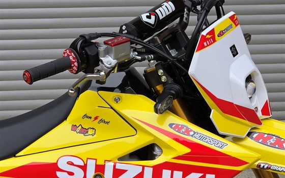 Umgebautes Motorrad Suzuki DR-Z4S von H&K Motorsport - Bild 5