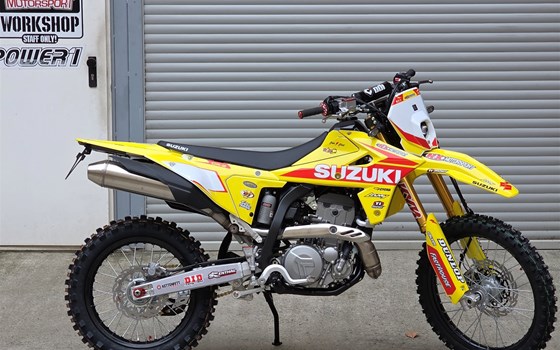 Umgebautes Motorrad Suzuki DR-Z4S von H&K Motorsport - Bild 3