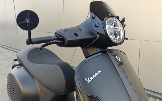 Umgebautes Motorrad Vespa GTS 310 SuperSport von IL MOTO  Motorradhandel und Reparaturwerkstätte GesmbH - Bild 12