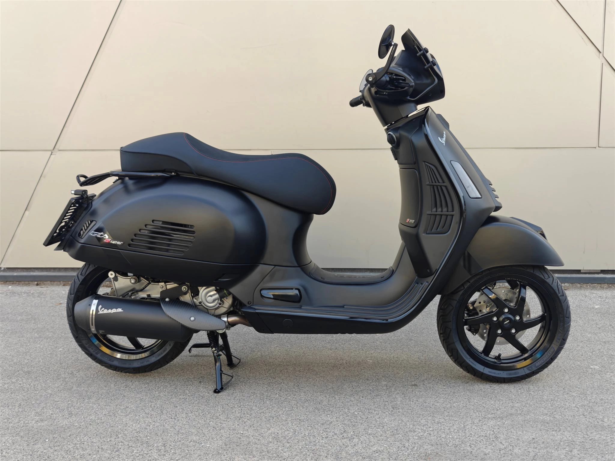 Vespa GTS 310 SuperSport "Nightcrawler"
