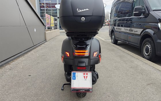 Umgebautes Motorrad Vespa GTS 125 Super Sport von IL MOTO  Motorradhandel und Reparaturwerkstätte GesmbH - Bild 8