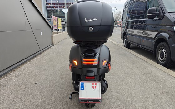 Umgebautes Motorrad Vespa GTS 125 Super Sport von IL MOTO  Motorradhandel und Reparaturwerkstätte GesmbH - Bild 9