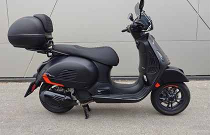 Vespa GTS 125 Super Sport Custom Bike