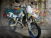 Suzuki DR-Z4SM Sondermodell CRUSH um € 9.240,-