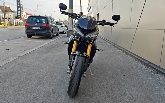 Umgebautes Motorrad Triumph Speed Triple 1200 RS von IL MOTO  Motorradhandel und Reparaturwerkstätte GesmbH - Bild 3