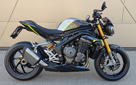 Umgebautes Motorrad Triumph Speed Triple 1200 RS von IL MOTO  Motorradhandel und Reparaturwerkstätte GesmbH - Bild 1