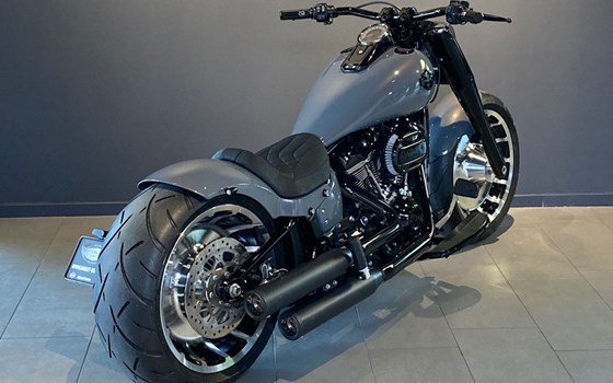 Umgebautes Motorrad Harley-Davidson Softail Fat Boy 114 FLFBS von Bächli Motorcycles - Bild 2