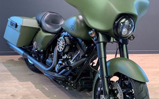 Umgebautes Motorrad Harley-Davidson Street Glide FLHX von Bächli Motorcycles - Bild 6