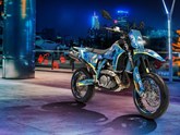 Suzuki DR-Z4SM Sondermodell BLUE CRUSH um € 9.240,-