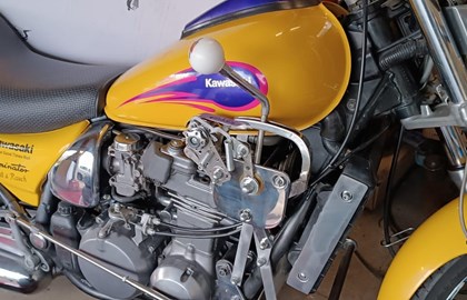 Kawasaki Eliminator 600 Custom Bike