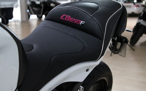 Umgebautes Motorrad Honda CB650F von Auto- und Motorradhaus M&S Automobile GmbH - Bild 4