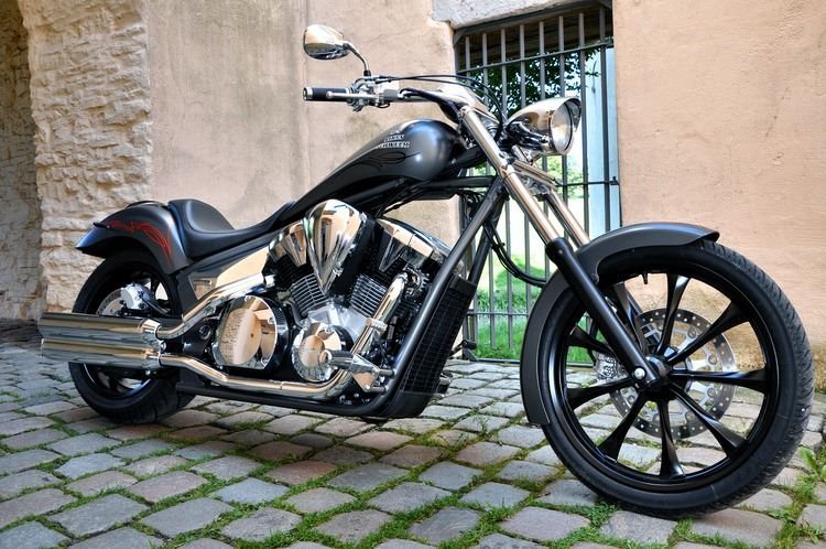 Honda VT 1300 CX M&S CUSTOM BIKE