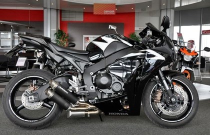 Honda CBR1000RR Fireblade Custom Bike
