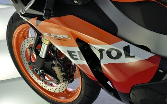 Umgebautes Motorrad Honda CBR1000RR Fireblade von Auto- und Motorradhaus M&S Automobile GmbH - Bild 3