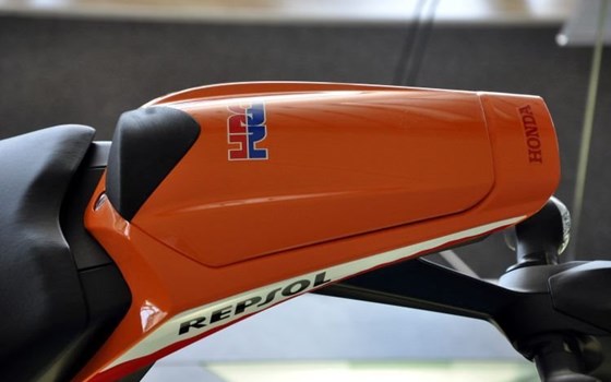 Umgebautes Motorrad Honda CBR1000RR Fireblade von Auto- und Motorradhaus M&S Automobile GmbH - Bild 4