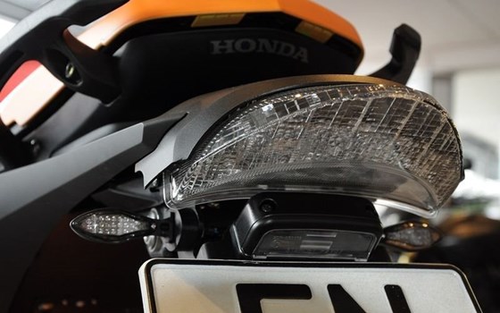 Umgebautes Motorrad Honda CB 600 F Hornet von Auto- und Motorradhaus M&S Automobile GmbH - Bild 11