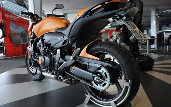 Umgebautes Motorrad Honda CB 600 F Hornet von Auto- und Motorradhaus M&S Automobile GmbH - Bild 3