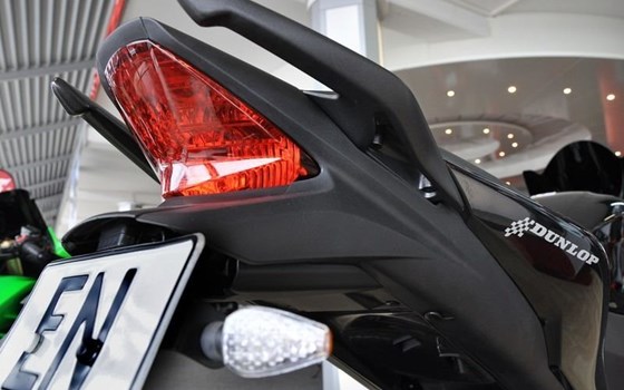 Umgebautes Motorrad Honda CBR 125 R von Auto- und Motorradhaus M&S Automobile GmbH - Bild 7