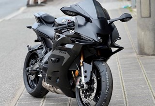 Yamaha R9