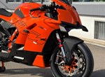 Umbgebautes Motorrad KTM 990 RC R