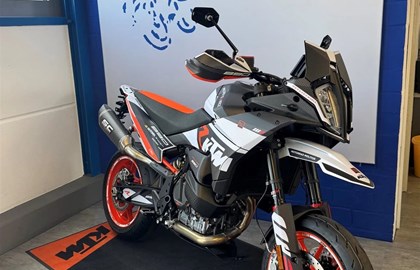 KTM 890 SMT Custom Bike