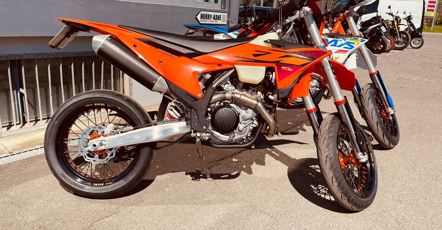 Umbgebautes Motorrad KTM 500 EXC