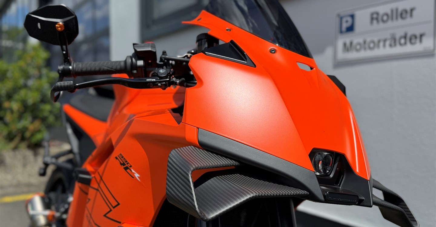 Umbgebautes Motorrad KTM 990 RC R
