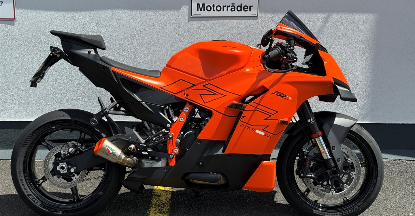 Umbgebautes Motorrad KTM 990 RC R