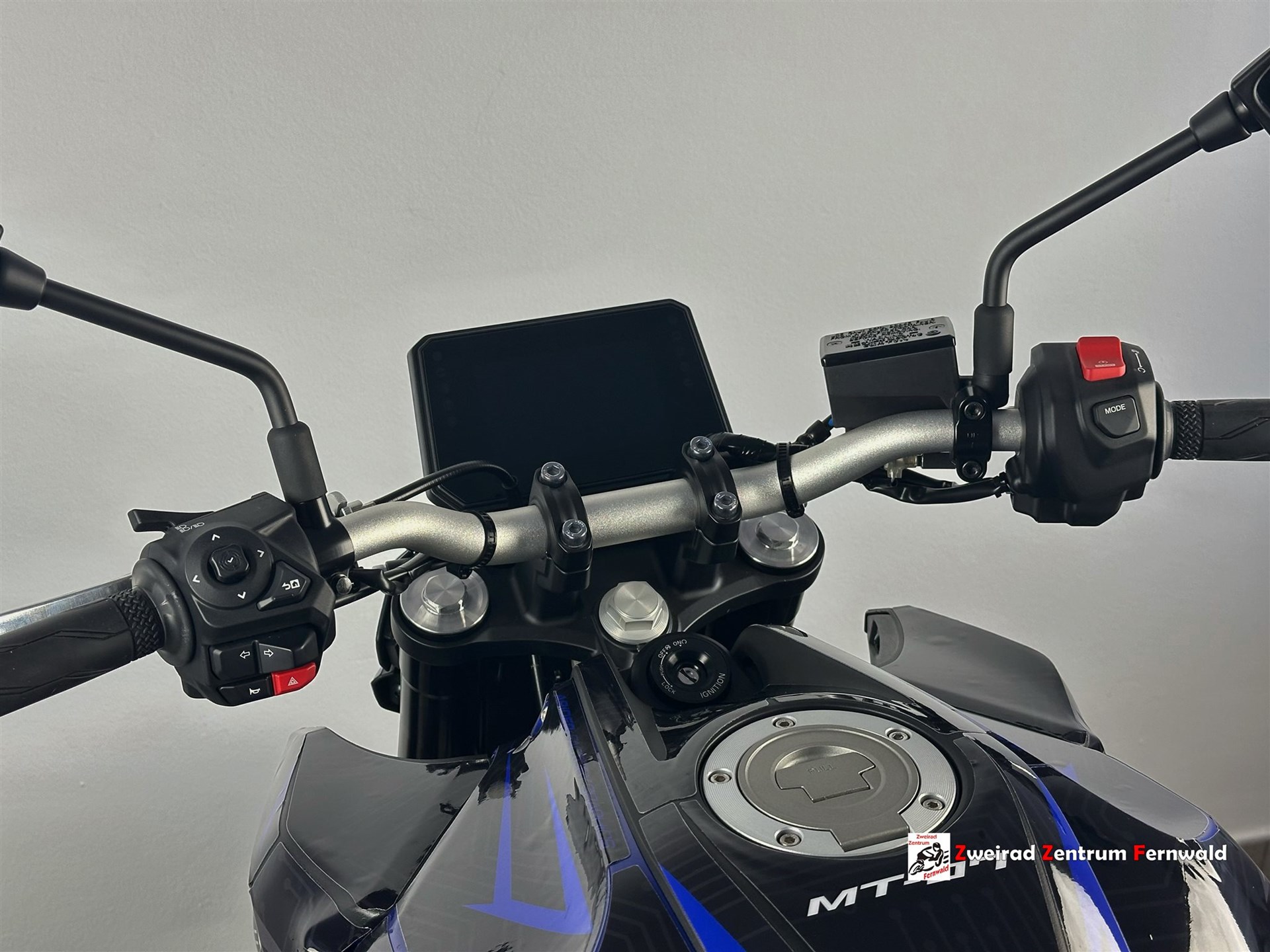 Yamaha MT-07, ARider Dekor Schwarz/Blau Umbau