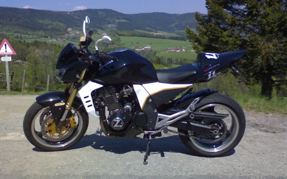 Umgebautes Motorrad Kawasaki Z1000 von AlbertN - Bild 1 Umgebautes Motorrad Kawasaki Z1000 von AlbertN - Bild 1