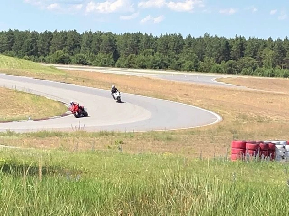 Rennstreckentraining / Fahrsicherheitstraining  Bild 1: Rennstreckentraining / Fahrsicherheitstraining