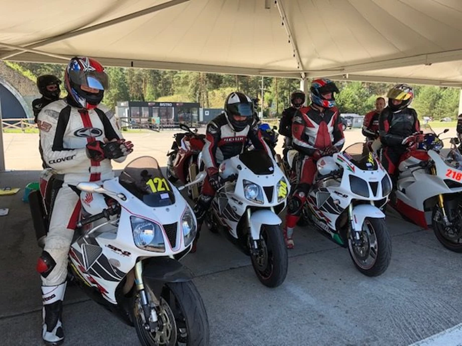 Rennstreckentraining / Fahrsicherheitstraining  Bild 2: Rennstreckentraining / Fahrsicherheitstraining