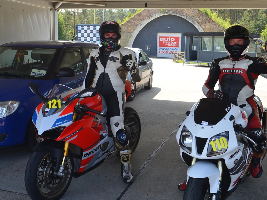 Rennstreckentraining / Fahrsicherheitstraining  Bild 3: Rennstreckentraining / Fahrsicherheitstraining