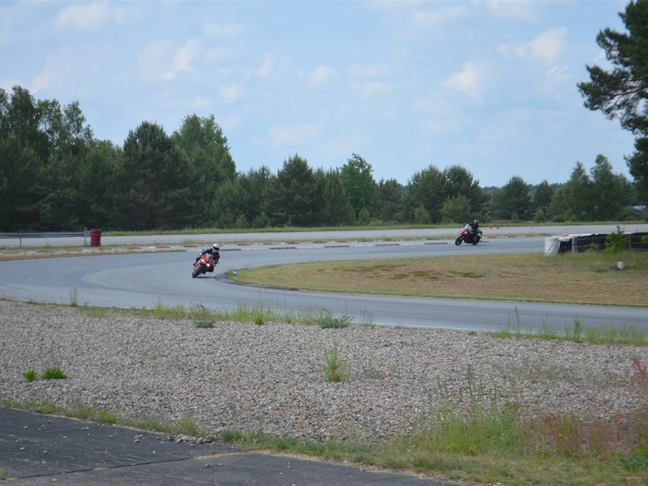 Rennstreckentraining / Fahrsicherheitstraining  Bild 4: Rennstreckentraining / Fahrsicherheitstraining
