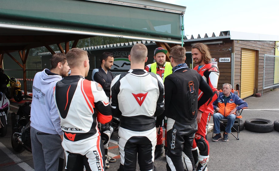 10. Kurventraining am Erzgebirgsring Bild 5: 10. Kurventraining am Erzgebirgsring