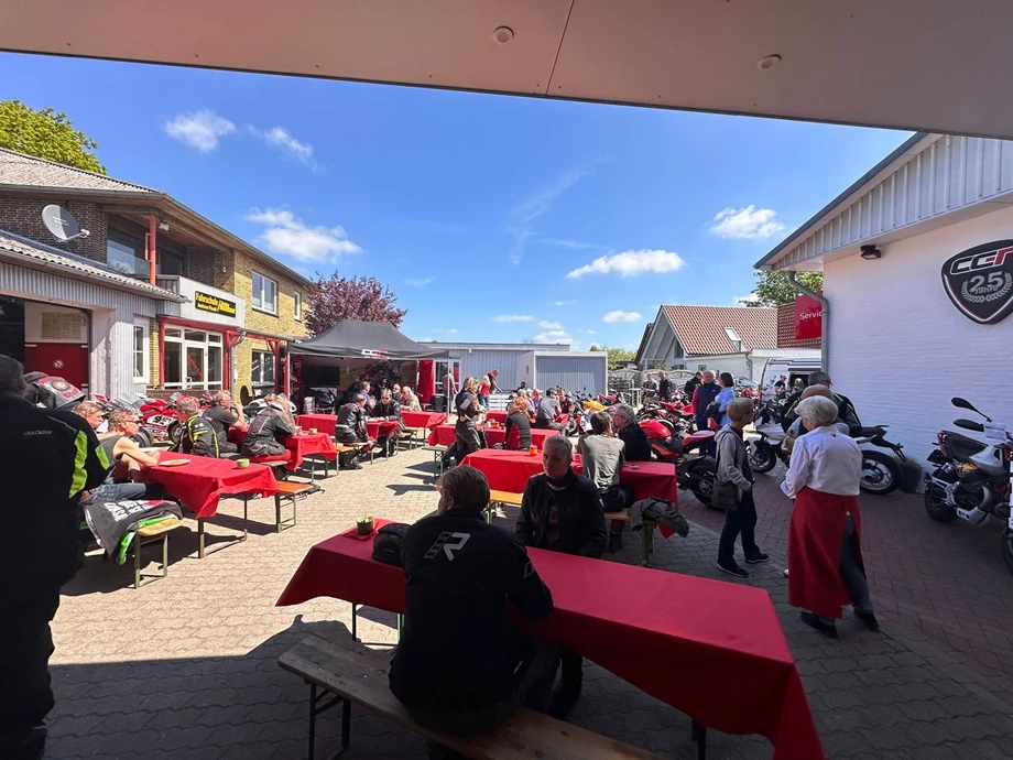 Spaghetti-Essen Bild 4: Spaghetti-Essen