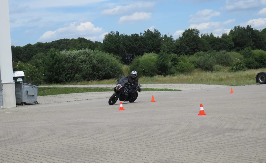 Sicherheitstraining im Mai  Bild 4: Sicherheitstraining im Mai