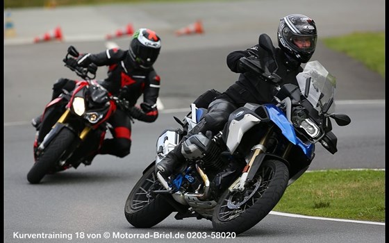 Kurventraining 2022 Motorrad Briel - Bild 5