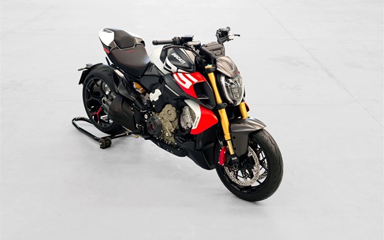 cc-r Weihnachtsfeier + Modellvorstellung - Bild 2