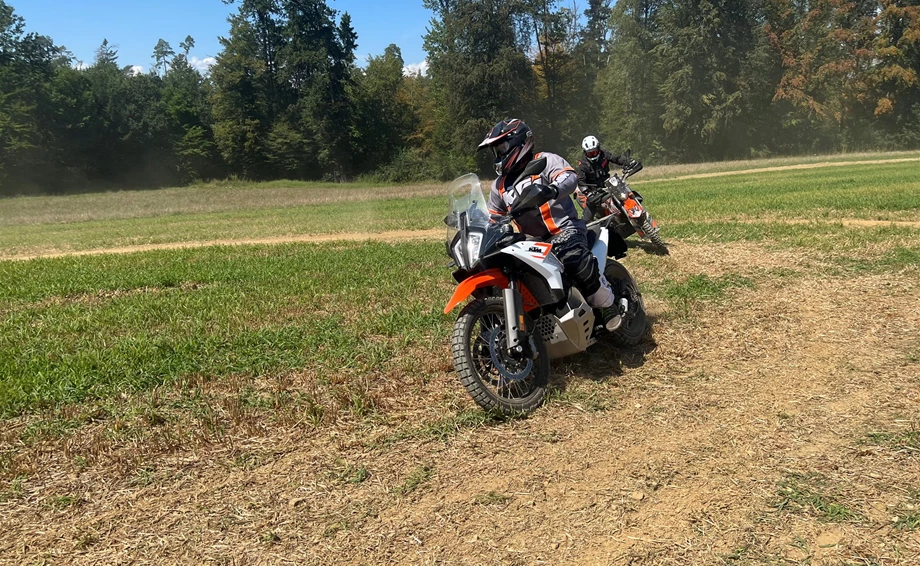 Enduro Kurs für Reiseenduro, Enduro, Freeride | 16.08.2023 Bild 3: Enduro Kurs für Reiseenduro, Enduro, Freeride | 16.08.2023