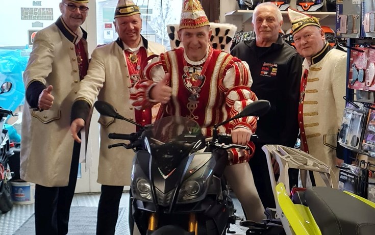 Karnevals Prinz mit Dreigestirn aus Linz am Rhein