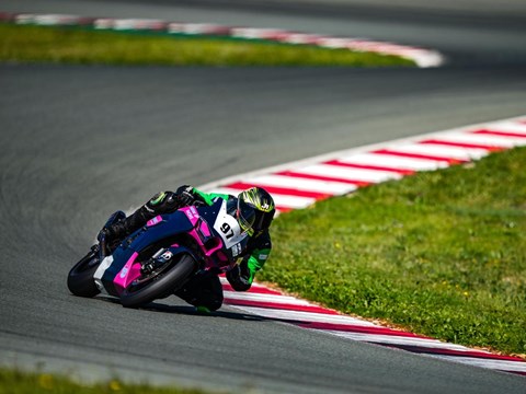 Rennstrecken Training mit Triple MMM Most