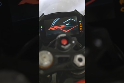 Der Knopf der einem Freude bringt😁#shorts #motorcycle