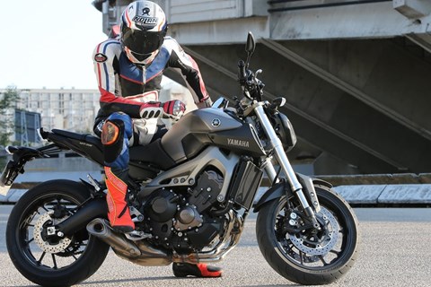 First Test  |  Yamaha MT-09 - Action & Details + Engl. Subs mit K.ot