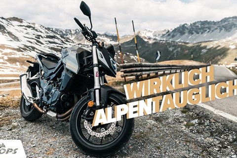 Honda Hornet 750 Härtetest in den Alpen 2023