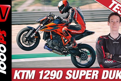 KTM 1290 Super Duke R Test auf Landstraße und Rennstrecke. Was kann das neue Modell 2020?